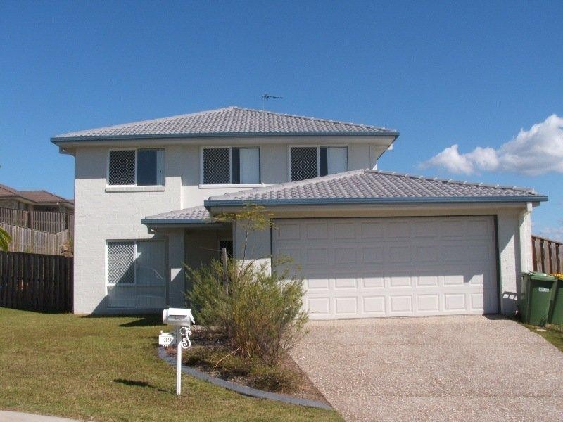 39 Gerard Street St, Pacific Pines QLD 4211
