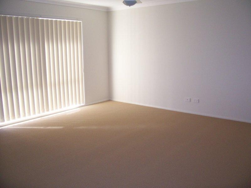 4 Juniper  St, Heathwood QLD 4110