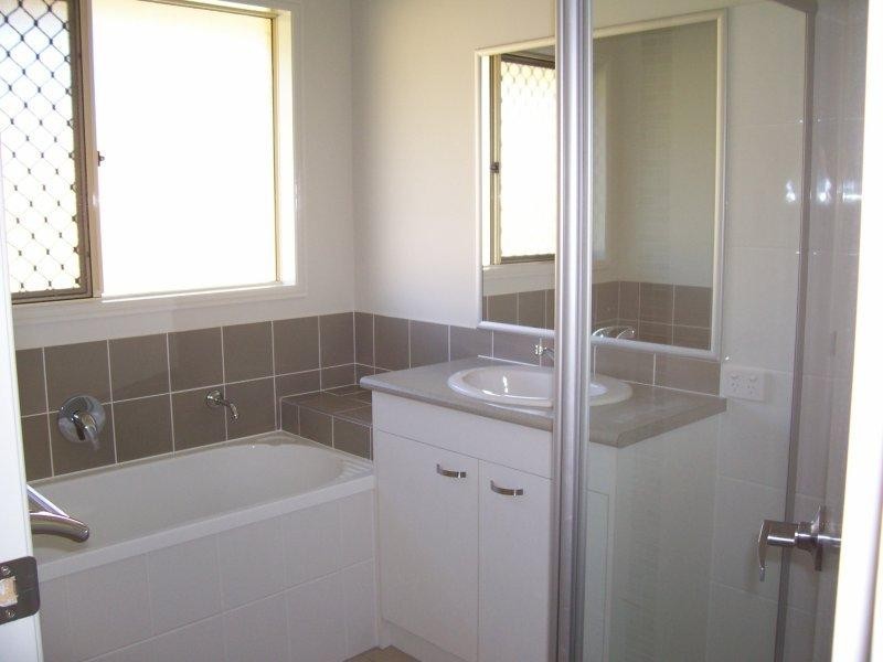 4 Juniper  St, Heathwood QLD 4110