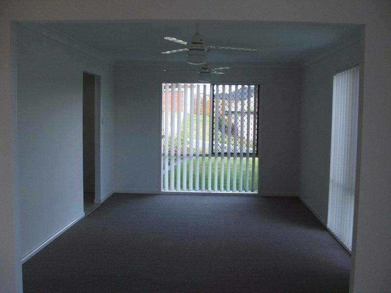 6 Peckham  Ct, Pacific Pines QLD 4211