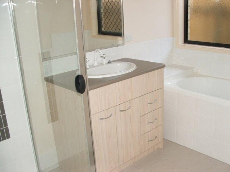 16 Tuohy Court Ct, Rothwell QLD 4022