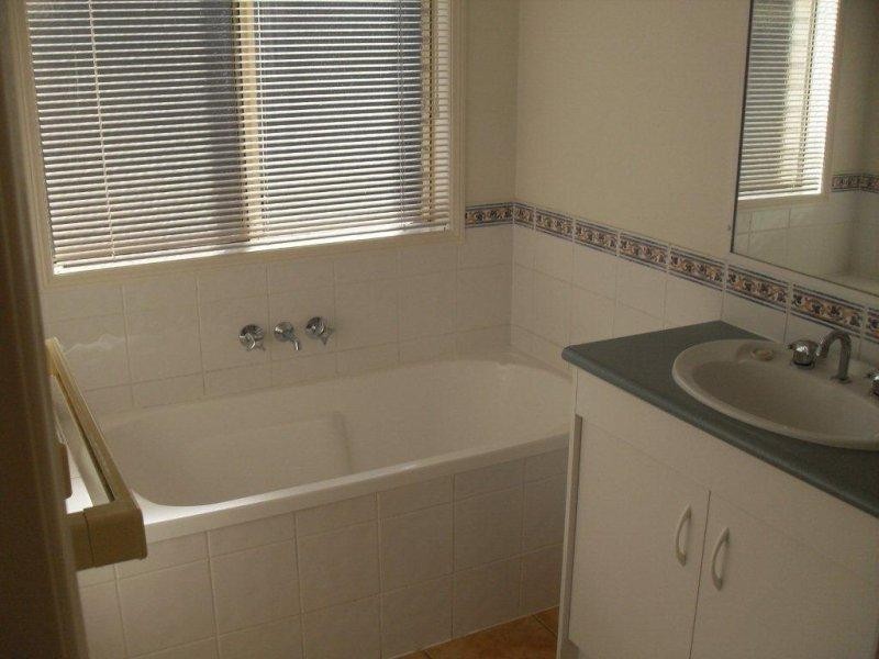 12 Alexandra Cl, Aspley QLD 4034