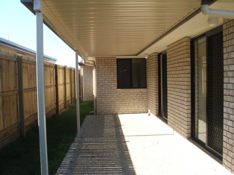 11 Hubner Dr, Rothwell QLD 4022
