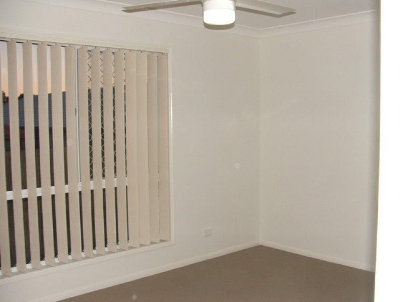 17 Hubner Dr, Rothwell QLD 4022