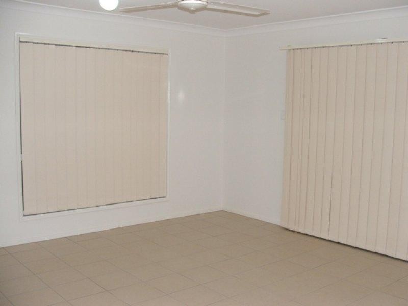 17 Hubner Dr, Rothwell QLD 4022