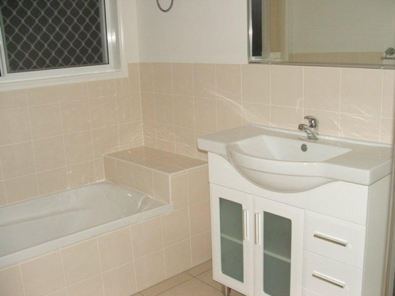 17 Hubner Dr, Rothwell QLD 4022