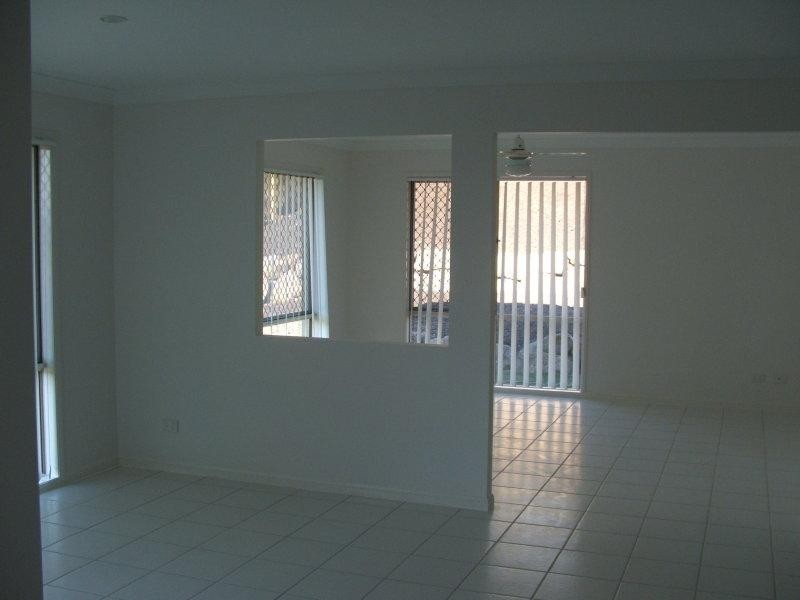 31 Victoria Dr, Pacific Pines QLD 4211