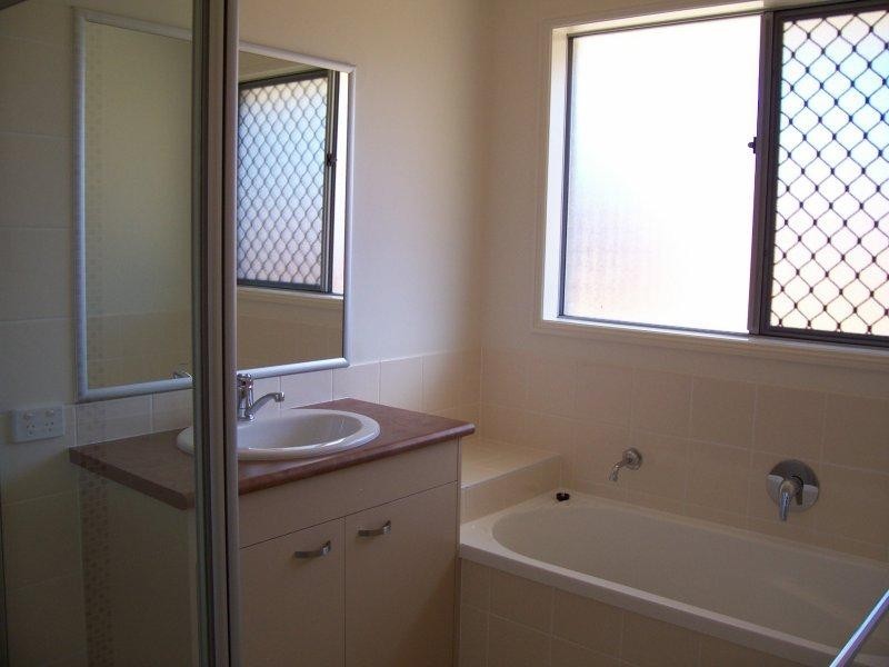 31 Paperbark  Cres, Heathwood QLD 4110
