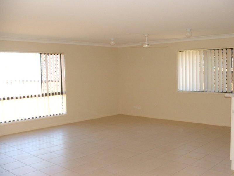 25 Hubner  Dr, Rothwell QLD 4022