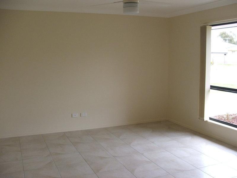 9 Adonis Ct, Rothwell QLD 4022