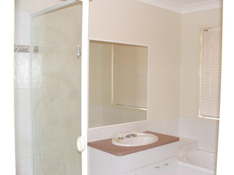 2 Nique  Ct, Scarborough QLD 4020