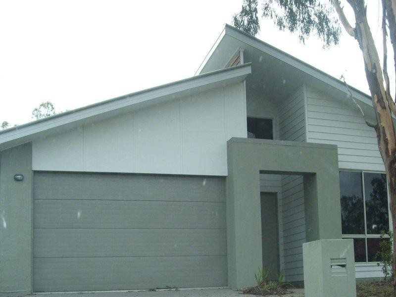 8 Elm Pl, Heathwood QLD 4110