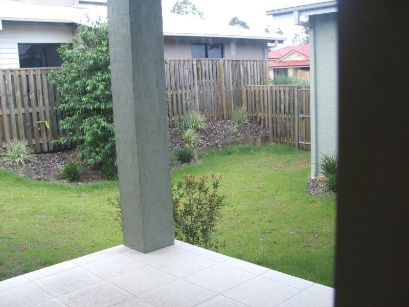 8 Elm Pl, Heathwood QLD 4110