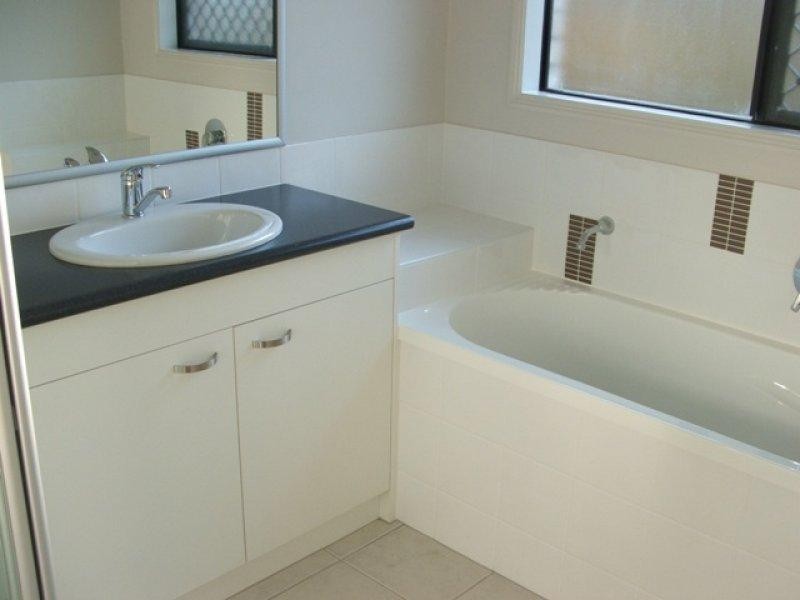 40 McGahey St, Rothwell QLD 4022