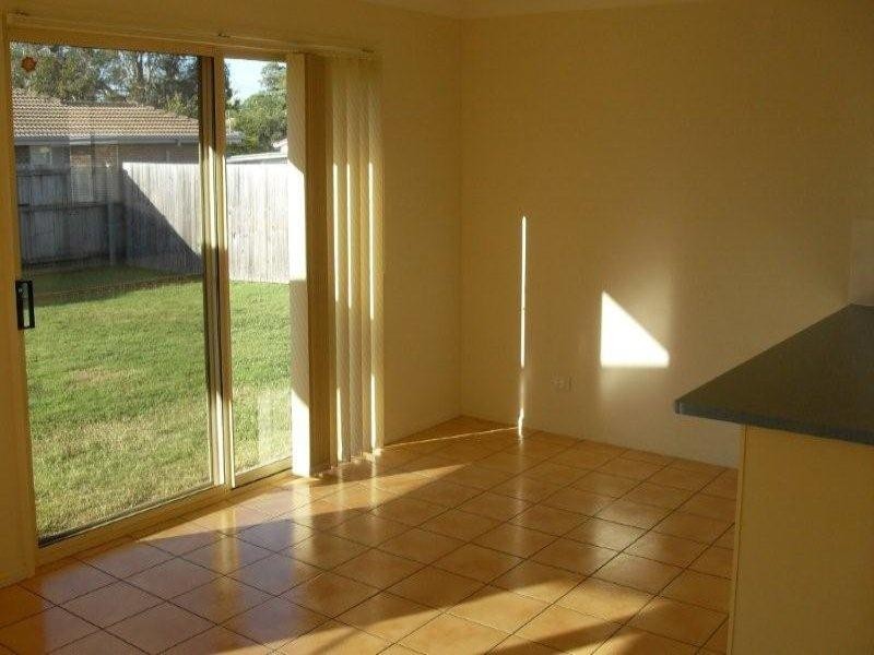 4 Walter St, Scarborough QLD 4020