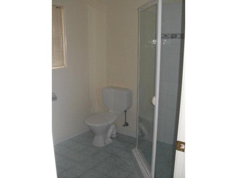 4 Walter St, Scarborough QLD 4020