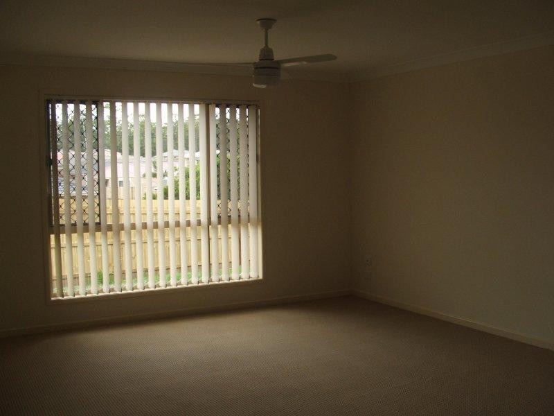 4 Adab  Cl, Boronia Heights QLD 4124