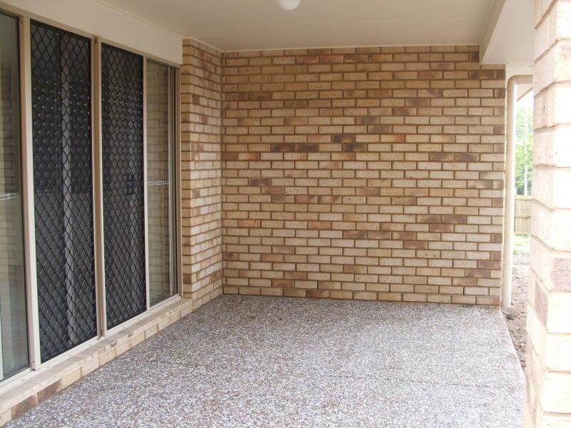 4 Adab  Cl, Boronia Heights QLD 4124
