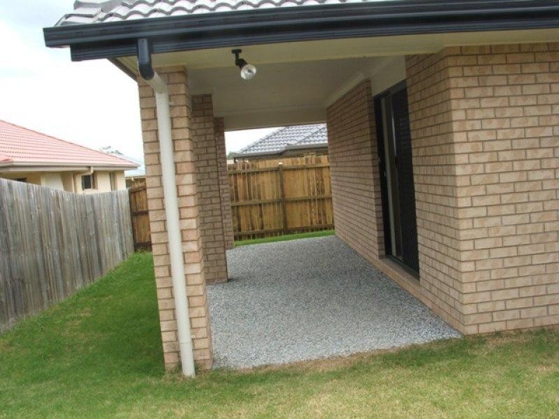 8 Mavis Ct, Rothwell QLD 4022