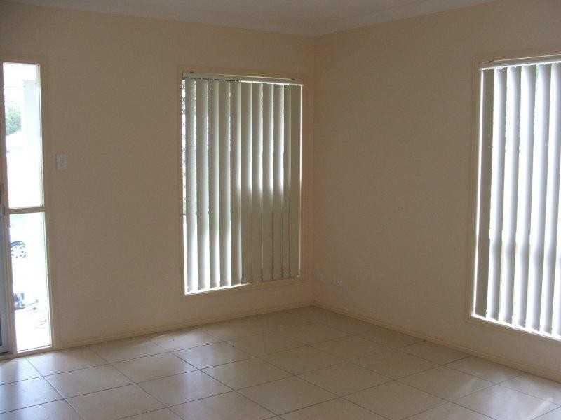 4 Varuna Ct, Rothwell QLD 4022