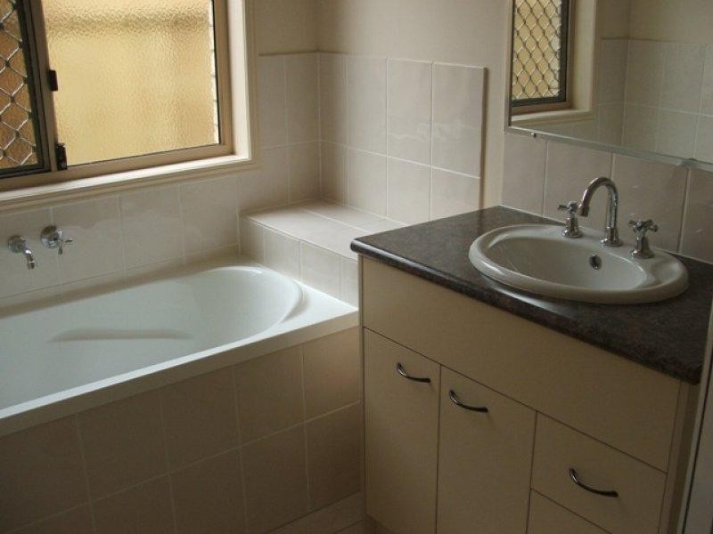 2 Cowper Ct, Rothwell QLD 4022
