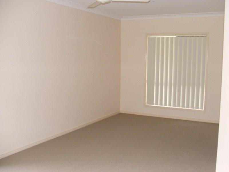 6 Cowper Ct, Rothwell QLD 4022