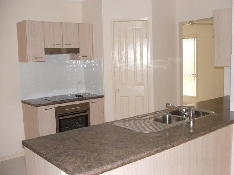 6 Cowper Ct, Rothwell QLD 4022