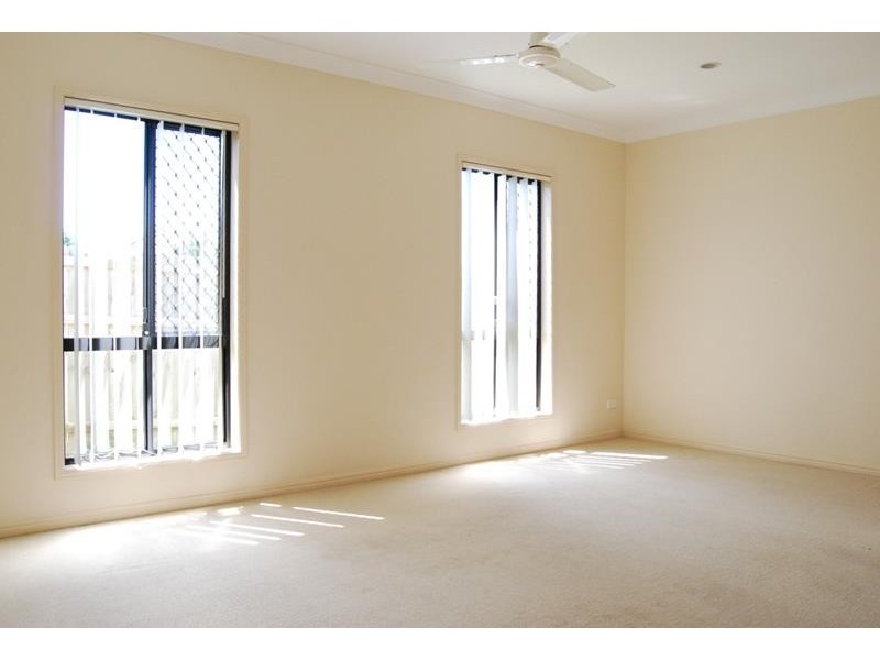 2 Varuna  Ct, Rothwell QLD 4022