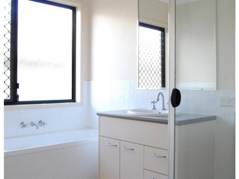 2 Varuna  Ct, Rothwell QLD 4022