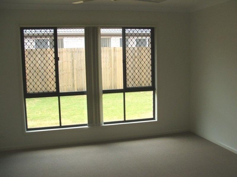 4 Mavis Ct, Rothwell QLD 4022
