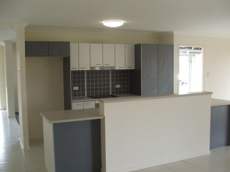 74 Formigoni St, Richlands QLD 4077