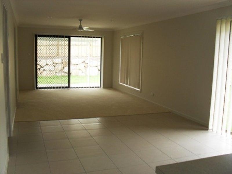 10 Anlaby Dr, Pimpama QLD 4209