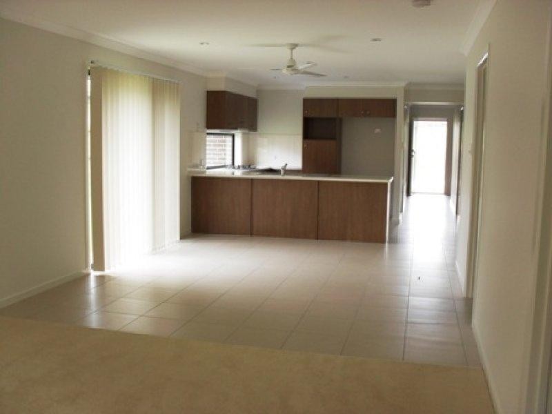 10 Anlaby Dr, Pimpama QLD 4209