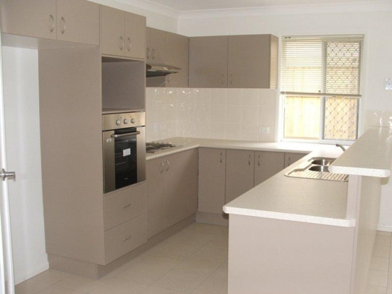 33 Amity Dr, Rothwell QLD 4022