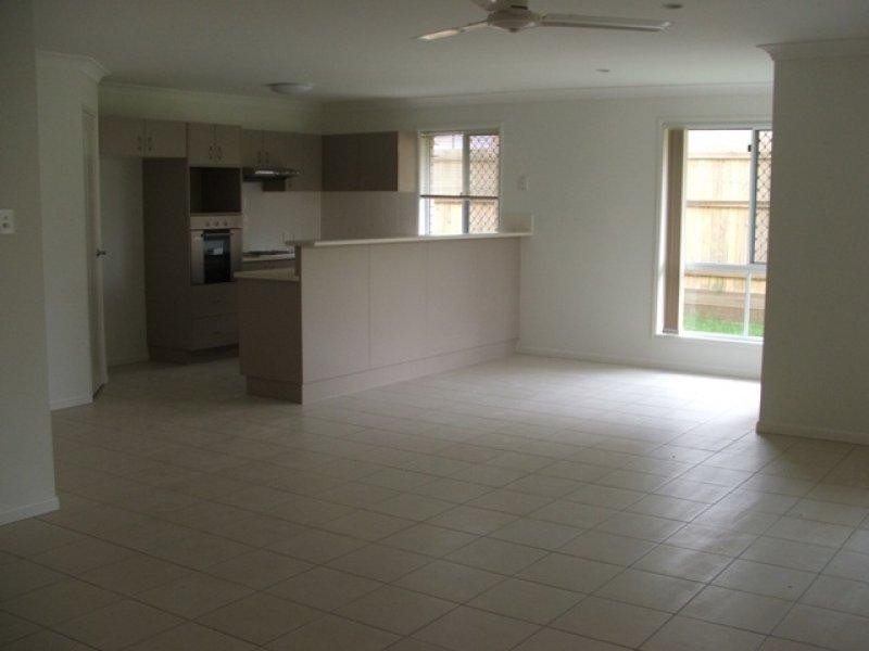 33 Amity Dr, Rothwell QLD 4022