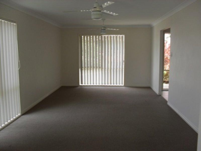 2 Arragan Ct, Pacific Pines QLD 4211