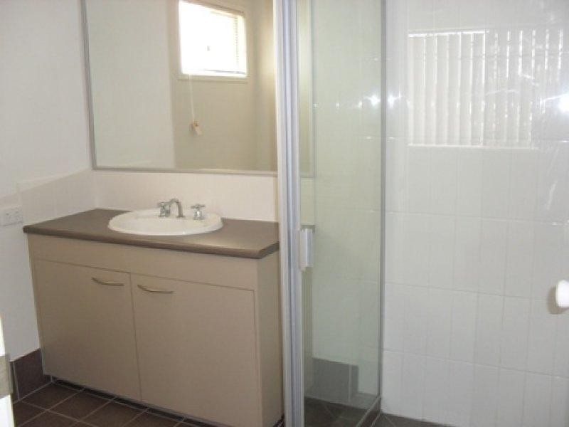 2 Arragan Ct, Pacific Pines QLD 4211