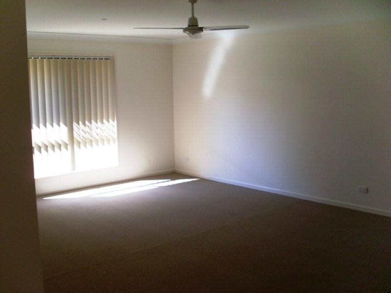 9 Eloise Pl, Sumner QLD 4074