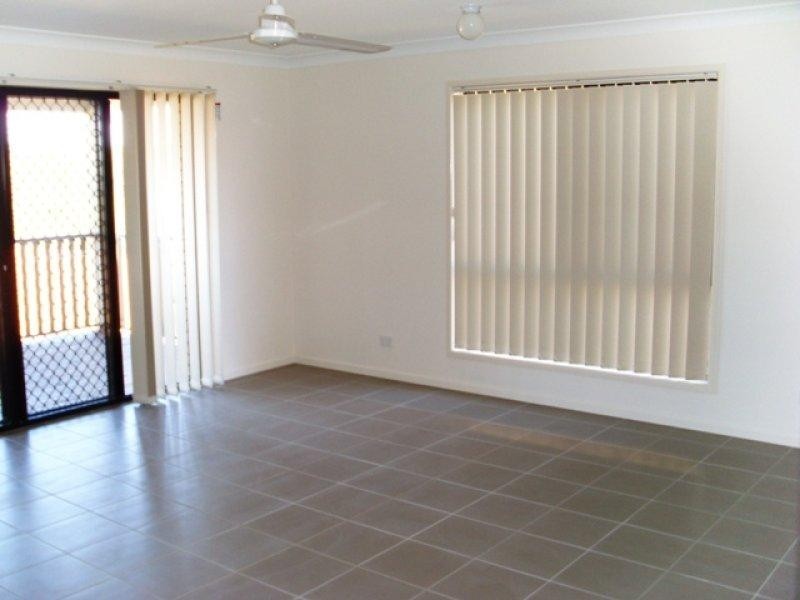 9 Eloise Pl, Sumner QLD 4074