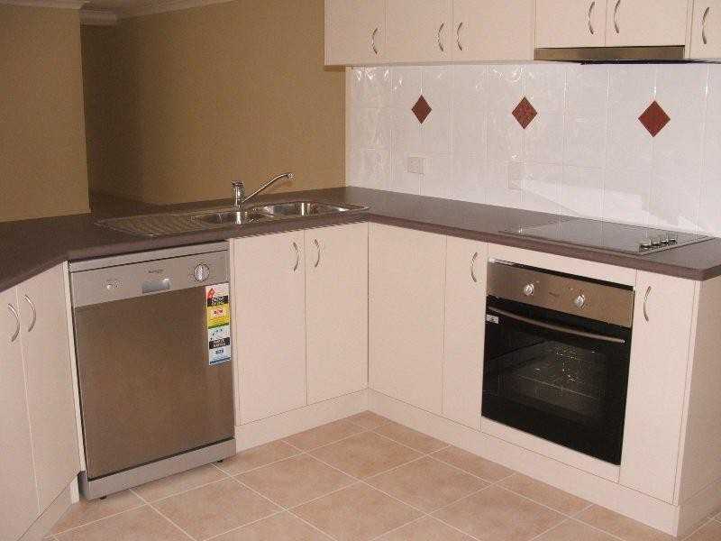 1 Tralee  Ct, Carrara QLD 4211