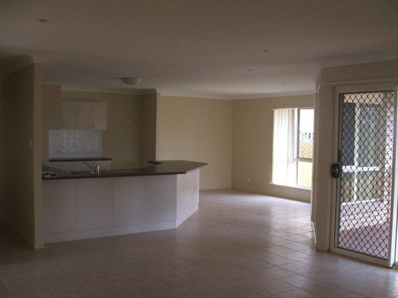 1 Tralee  Ct, Carrara QLD 4211