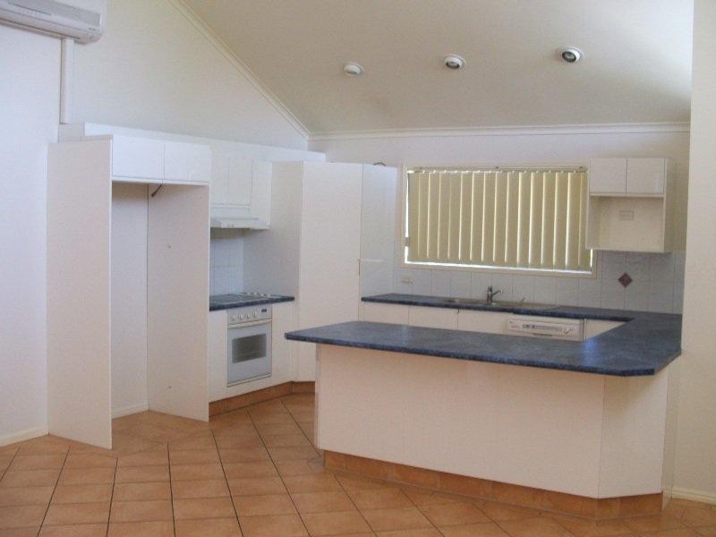 281 Central St, Arundel QLD 4214