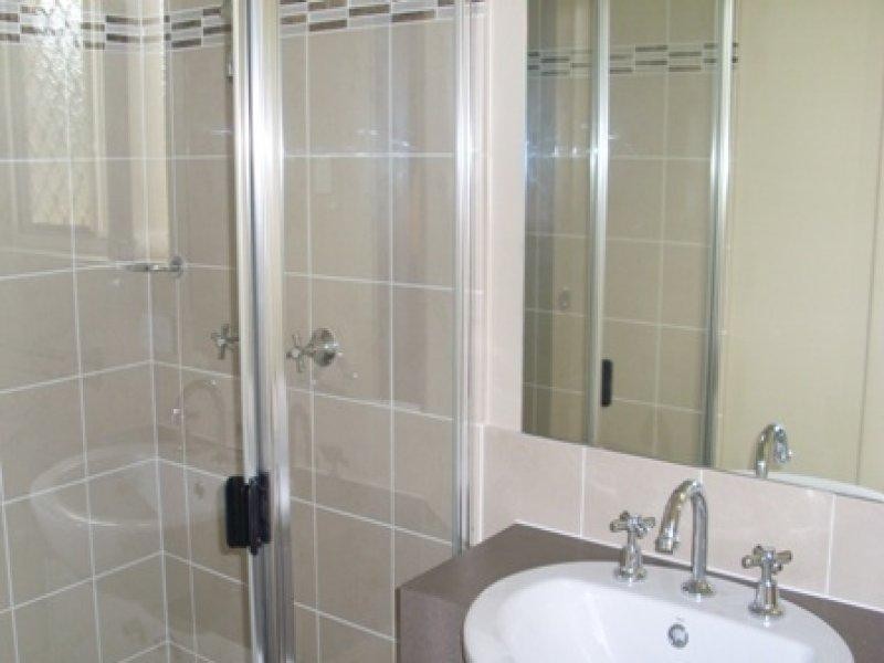 5 Shaun  St, Redbank Plains QLD 4301