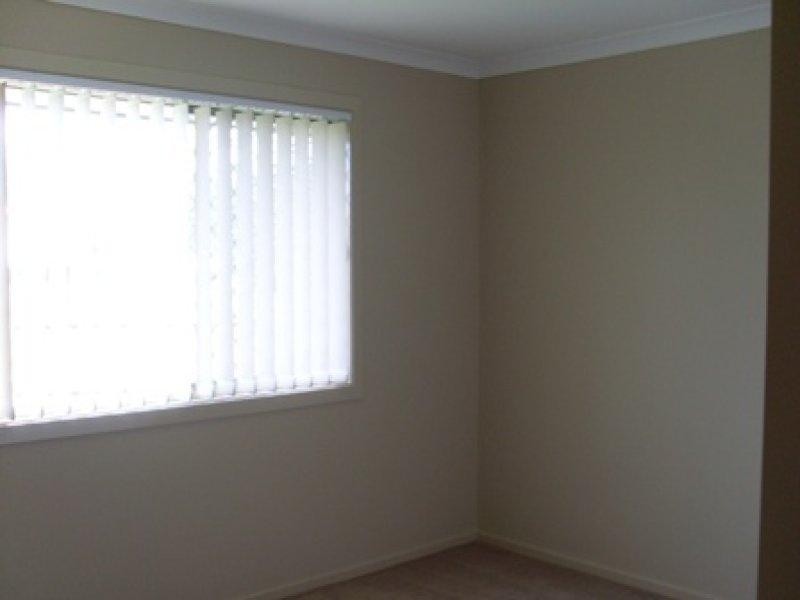 5 Shaun  St, Redbank Plains QLD 4301