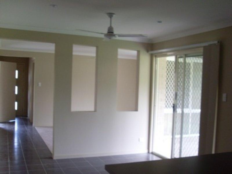 5 Shaun  St, Redbank Plains QLD 4301