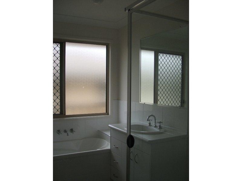 5 Tralee  Ct, Carrara QLD 4211