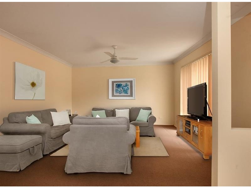 8 Flintwood St, Warner QLD 4500