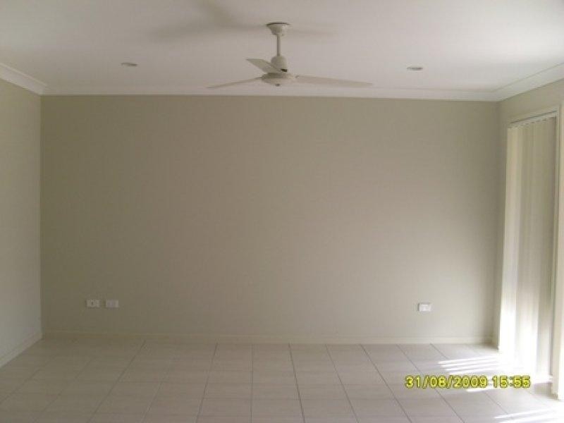 15 Siffleet  St, Bellbird Park QLD 4300