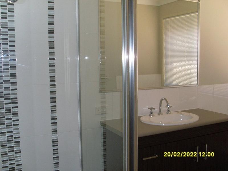 15 Siffleet  St, Bellbird Park QLD 4300