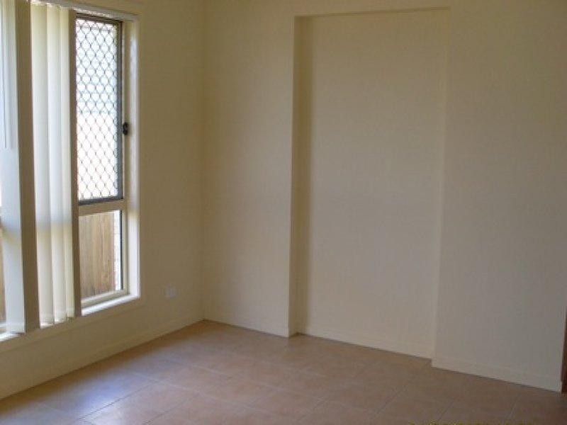 32 Pepper tree  Dr, Holmview QLD 4207